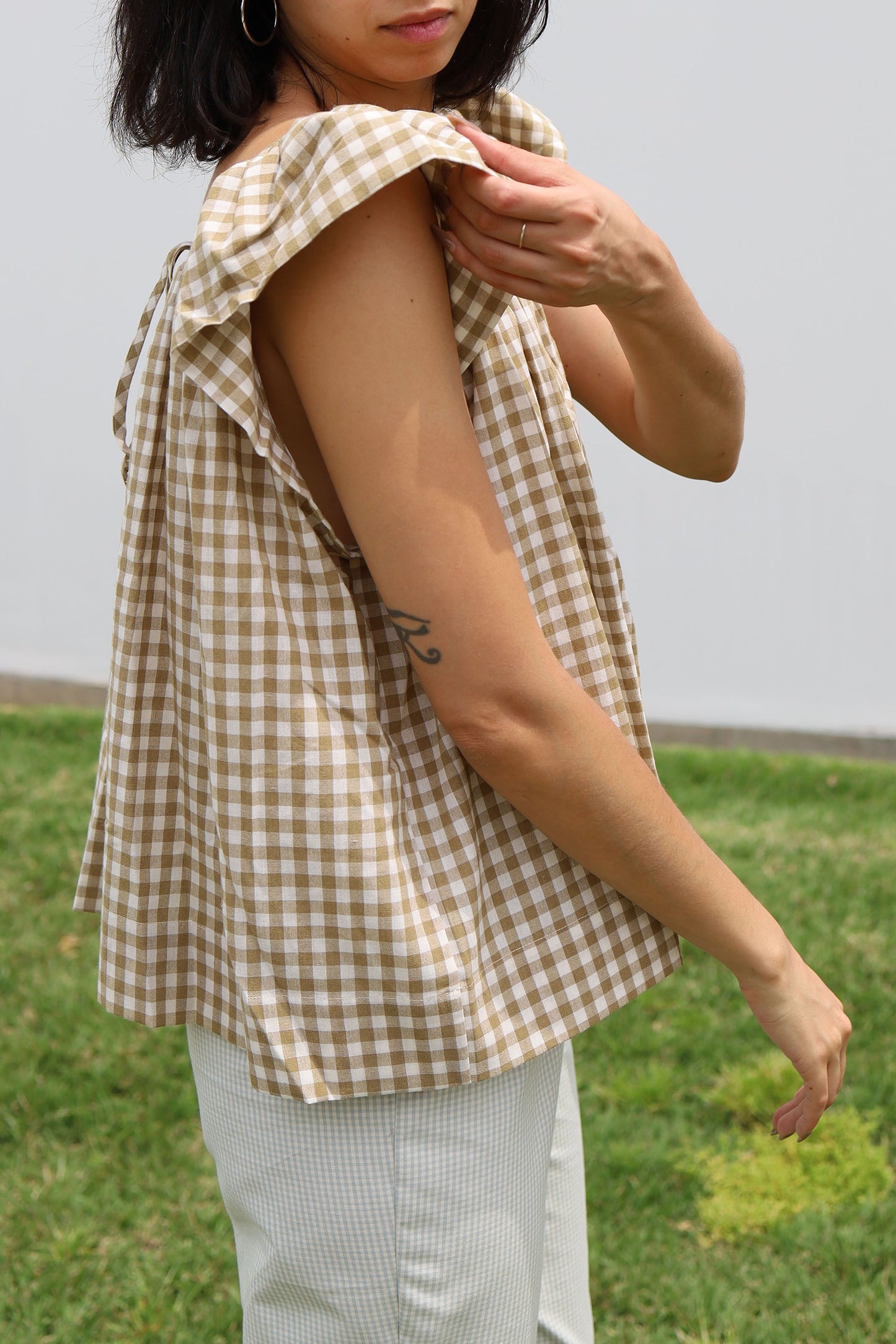 Lucy Top in Cotton Gingham in Sand